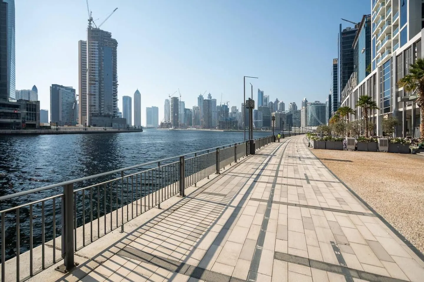 Modern Studio Overlooking Dxb Water Canal Apartment Dubai United Arab Emirates