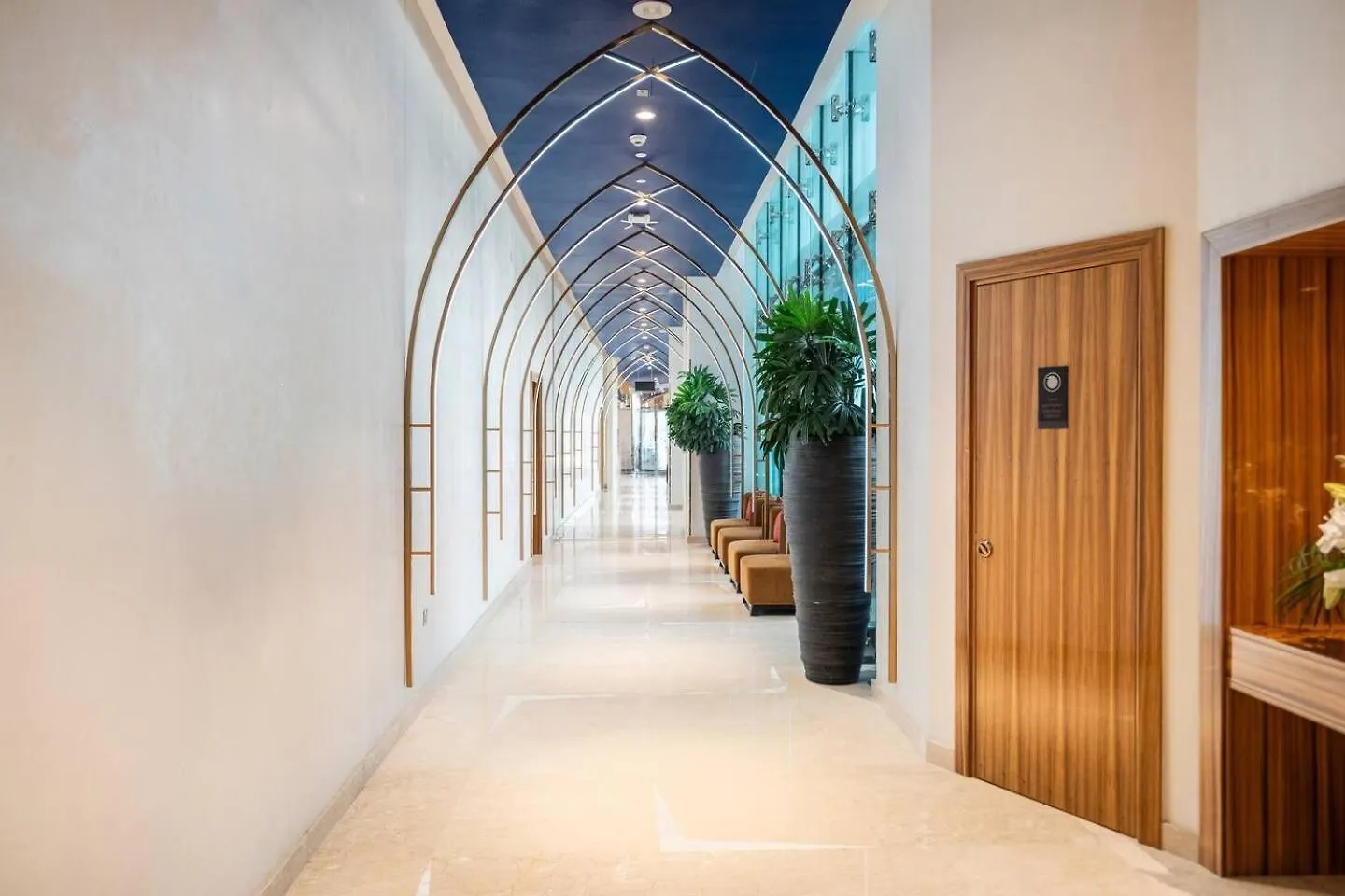 Modern Studio Overlooking Dxb Water Canal Apartment Dubai